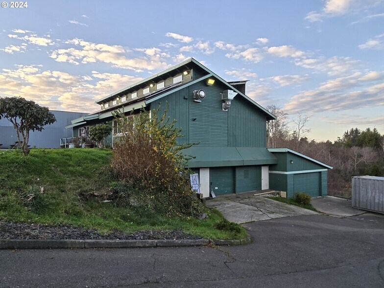More Photos Of 1200 Newmark Ave, Coos Bay Medical For Sale