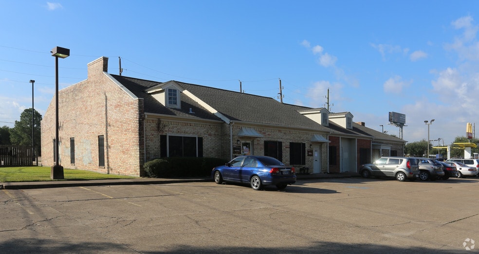 More Photos Of 4654 Highway 6 N, Houston Unknown For Lease