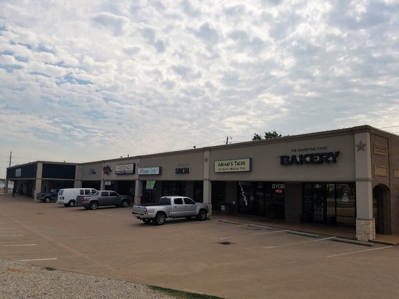 Primary Photo Of 500 S US Highway 377, Roanoke Storefront For Lease