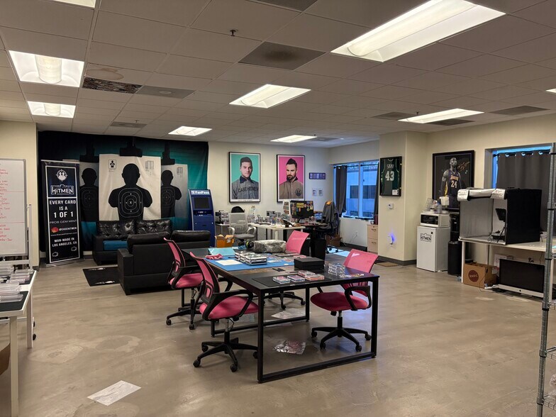 More Photos Of 25 W Easy St, Simi Valley Warehouse For Lease