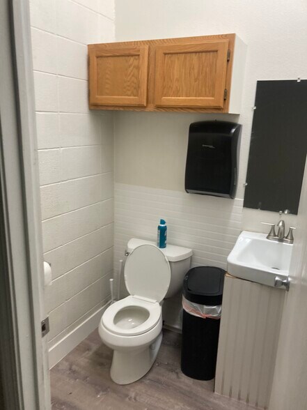 More Photos Of 5920 N Government Way, Coeur d'Alene Office For Lease