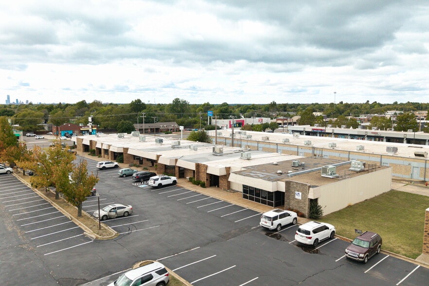 More Photos Of 1212 S Air Depot Blvd, Oklahoma City Office For Sale