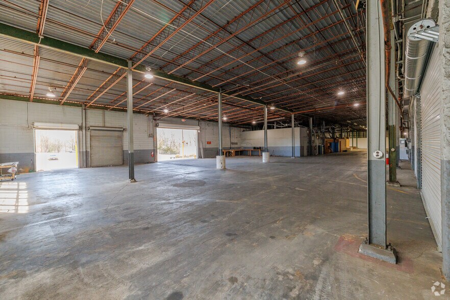 More Photos Of 119 Anderson Ct, Dothan Warehouse For Lease