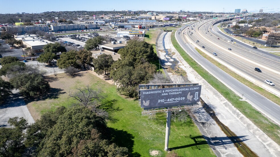 More Photos Of 6224 W Interstate 10, San Antonio Office For Sale