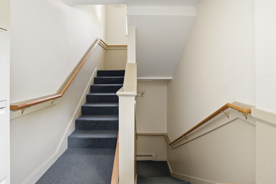 More Photos Of 200 N State St, Concord Flex For Lease