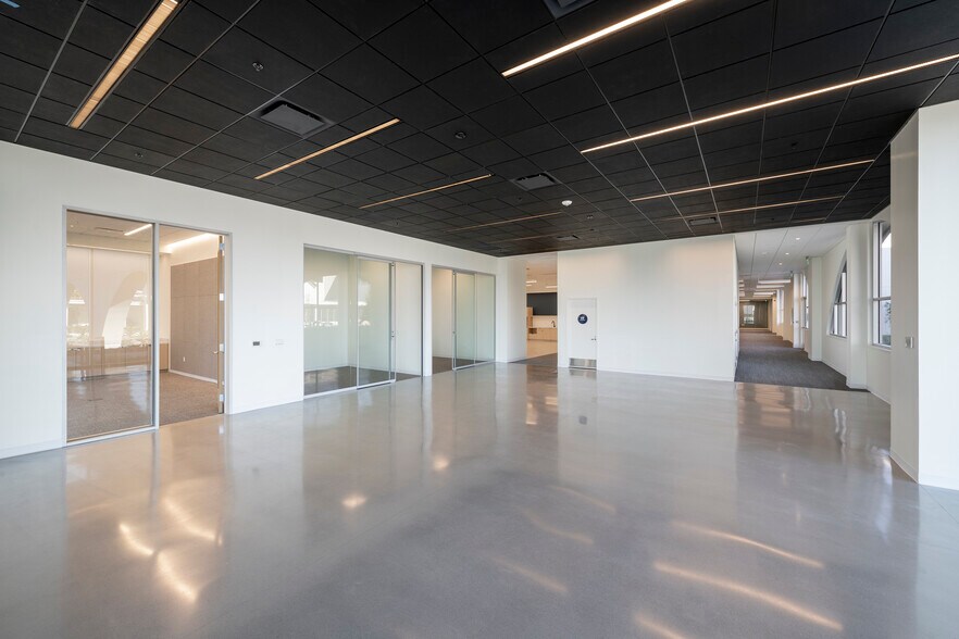 More Photos Of 150 Industrial Rd, San Carlos Flex For Sale