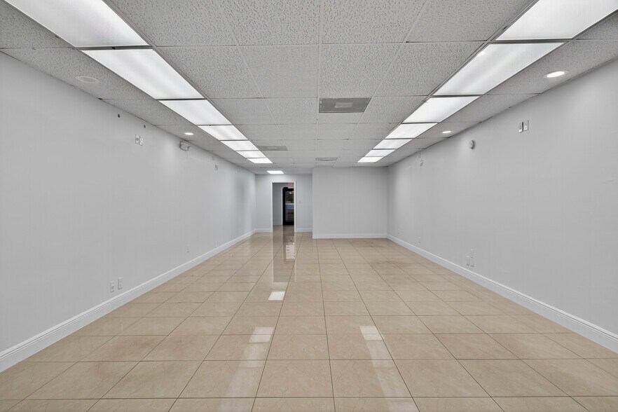 More Photos Of 1750 E Commercial Blvd, Fort Lauderdale Storefront For Lease