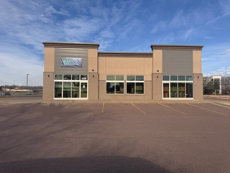 More Photos Of 4200-4300 W Empire Pl, Sioux Falls Storefront For Sale