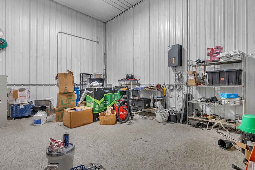 More Photos Of 21736 Bedford Rd N, Battle Creek Industrial For Sale