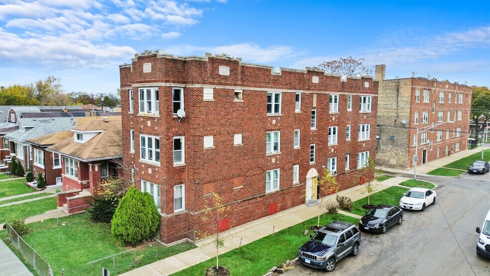 More Photos Of 1818 W 78th St, Chicago Apartments For Sale