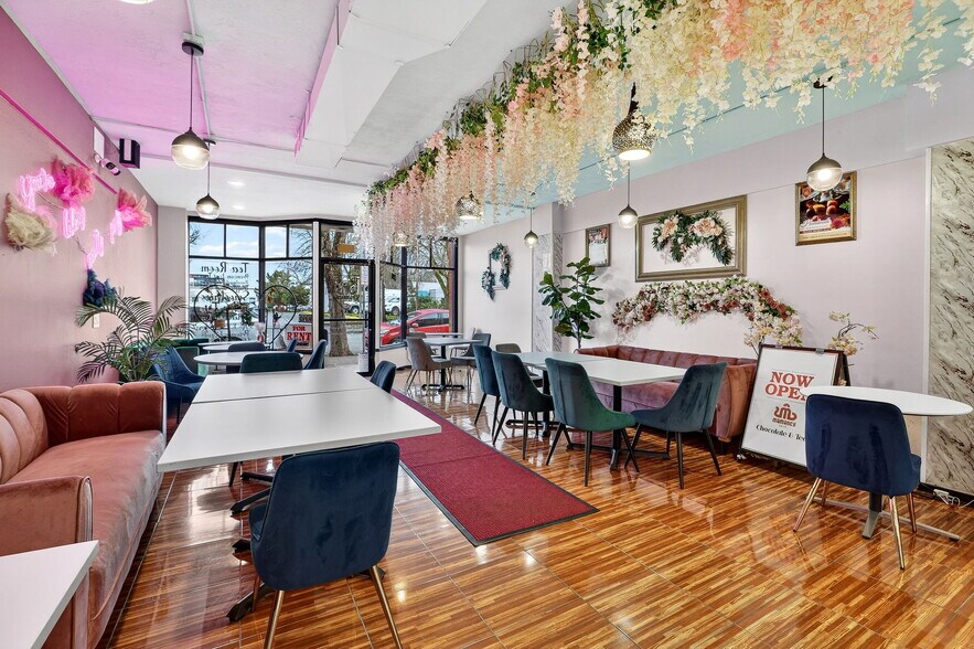More Photos Of 159 SE 2nd Ave, Hillsboro Storefront For Sale