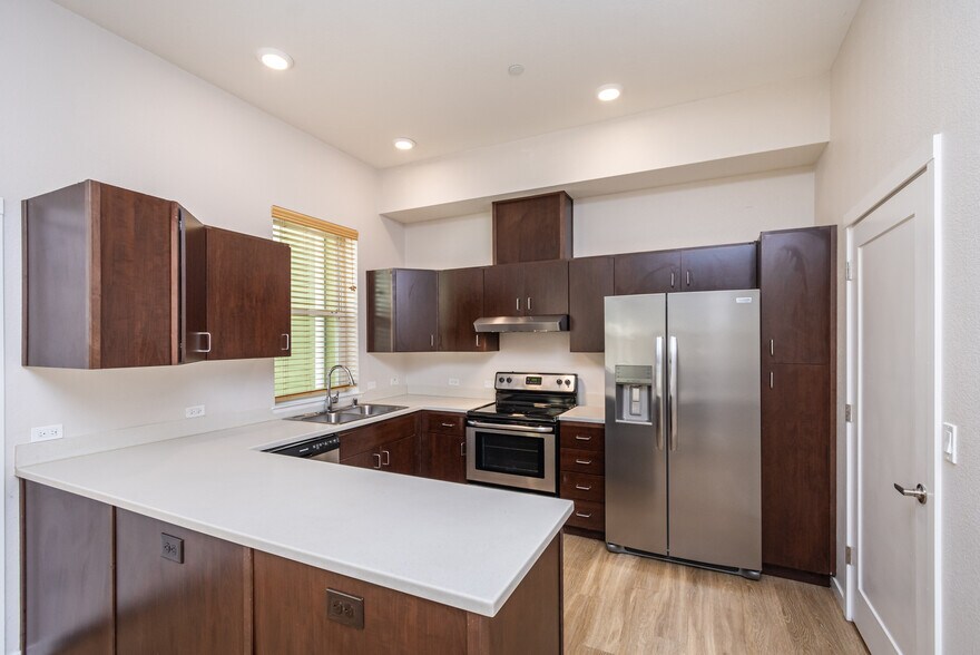 More Photos Of 519 T St, Sacramento Apartments For Sale