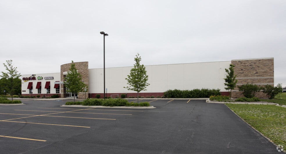 More Photos Of 101 Franks Rd, Marengo Bowling Alley For Sale