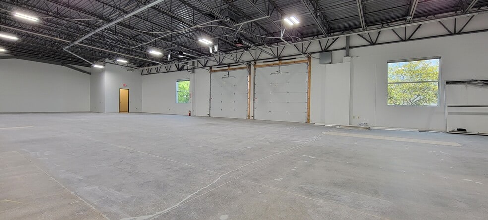 More Photos Of 6625 Network Way, Indianapolis Light Distribution For Sale