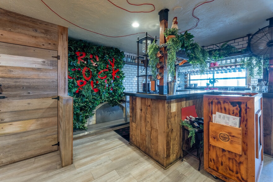 More Photos Of 2730 University Ave, San Diego Restaurant For Sale
