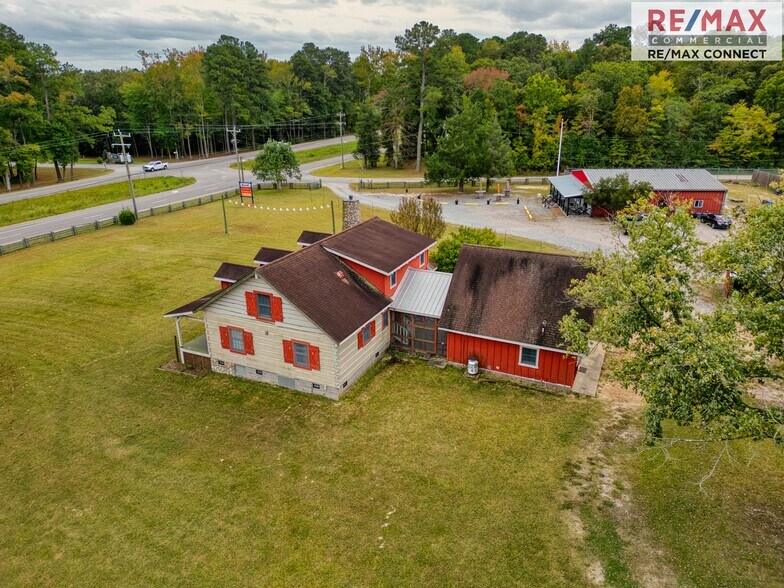 More Photos Of 17466 Benns Church Blvd, Smithfield Freestanding For Lease