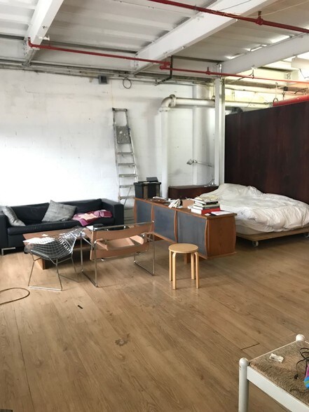More Photos Of 18 Bay St, Brooklyn Flex For Lease