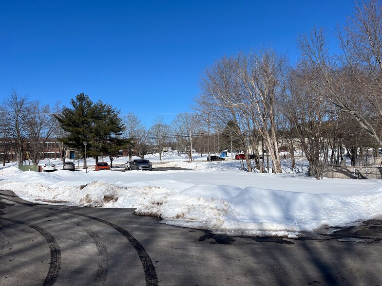 More Photos Of 155 Saco Ave, Old Orchard Beach Office For Sale