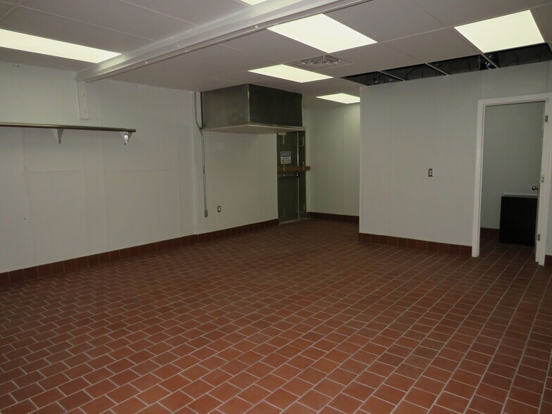 More Photos Of 7480 E Hwy 34, Ridgeway Restaurant For Sale