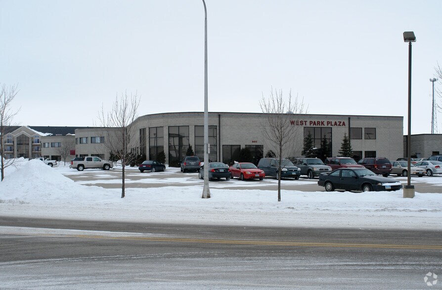 More Photos Of 501-505 40th St S, Fargo Office For Lease
