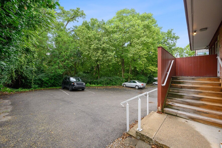 More Photos Of 71 E Hollister St, Cincinnati Medical For Lease