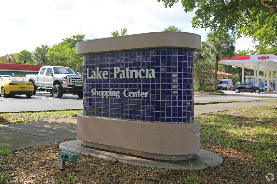 More Photos Of 13905-13975 NW 67th Ave, Miami Lakes General Retail For Lease