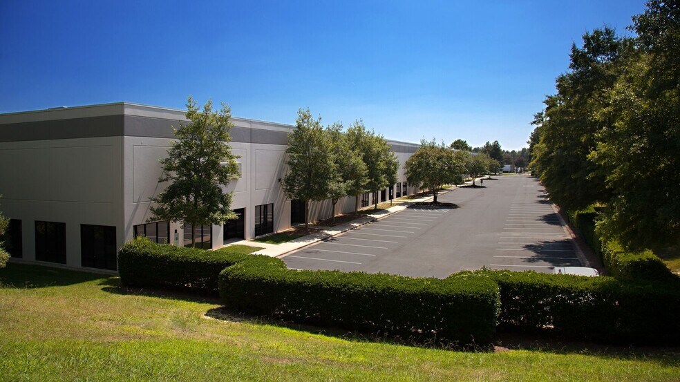 More Photos Of 2700 N Hutchison-McDonald, Charlotte Unknown For Lease