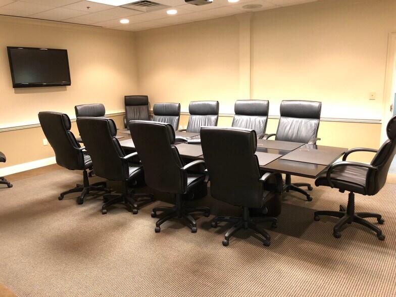 More Photos Of 2385 Satellite Blvd, Duluth Office Residential For Sale