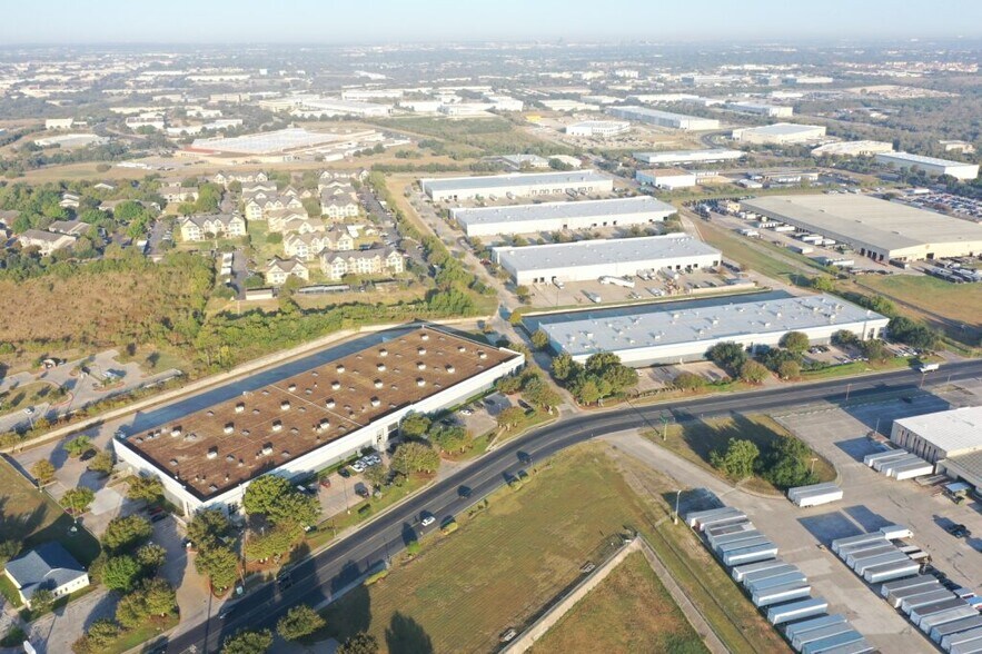 More Photos Of 8410 Tuscany Way, Austin Warehouse For Lease