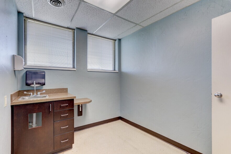 More Photos Of 5622 N Portland Ave, Oklahoma City Medical For Lease