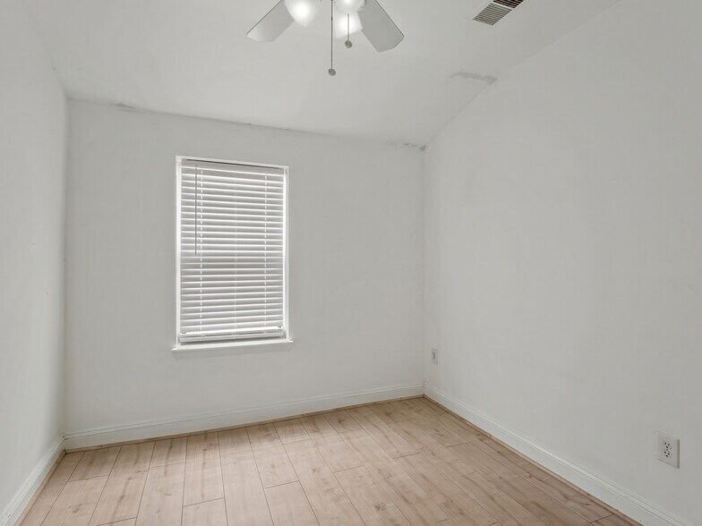 More Photos Of 1223 N St NW, Washington Apartments For Sale