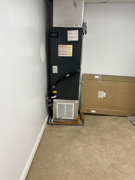 More Photos Of 4388 Sudderth Rd, Buford Warehouse For Sale