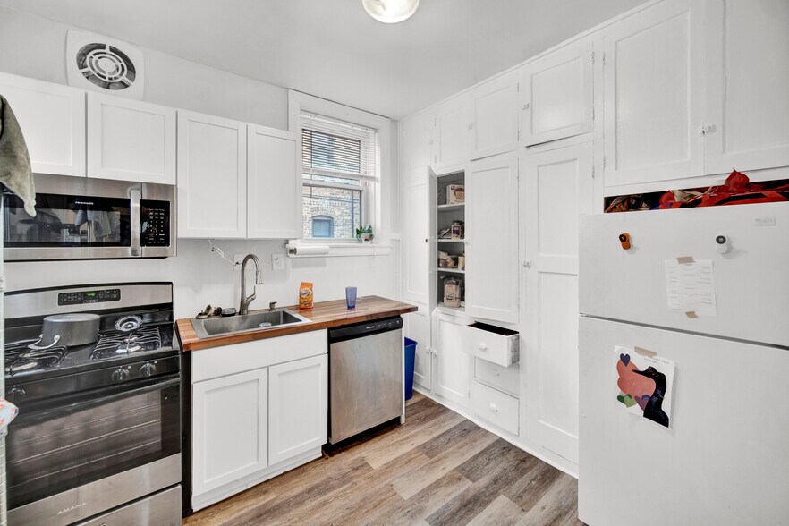 More Photos Of 1024 Noyes St, Evanston Apartments For Sale