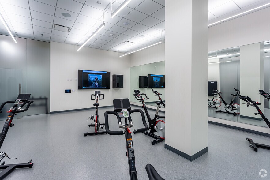 More Photos Of 10250 101st St NW, Edmonton Medical For Lease