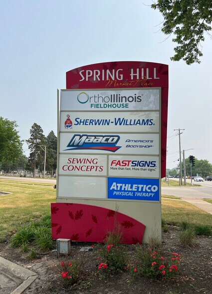 More Photos Of 180-200 S Western Ave, Carpentersville General Retail For Lease