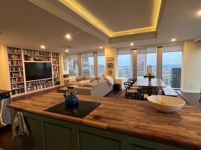 More Photos Of 1 N Charles St, Baltimore Medical For Sale