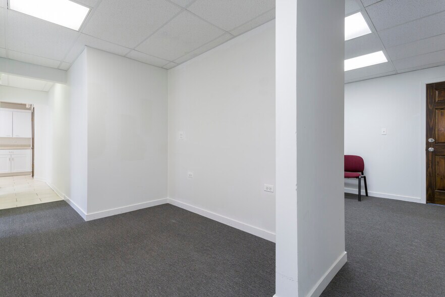 More Photos Of 1835 N 19th Ave, Melrose Park Medical For Lease