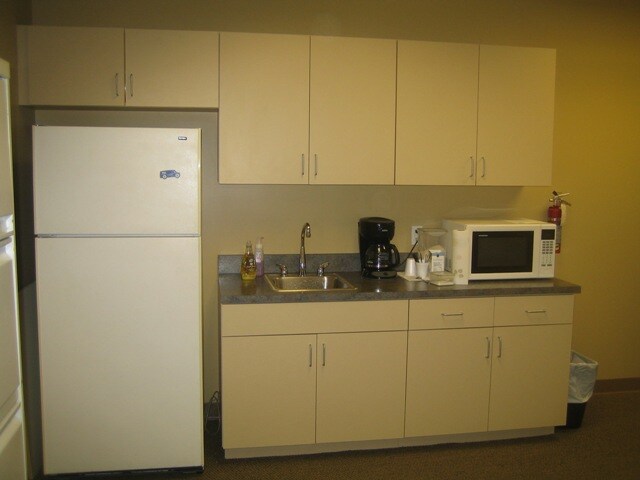 More Photos Of 12495 34th St N, Saint Petersburg Unknown For Lease