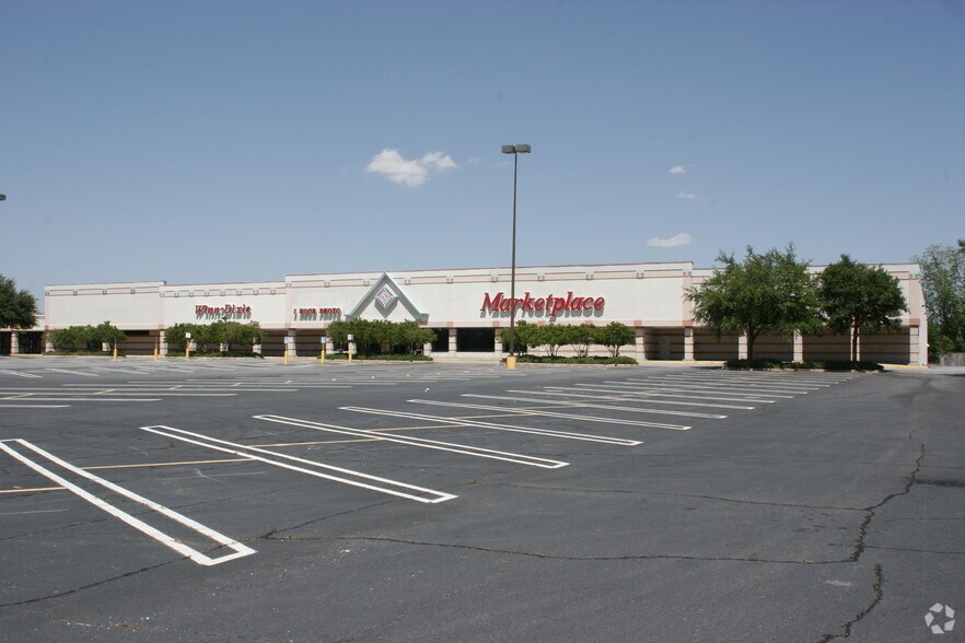 More Photos Of 1200-1320 S Madison Ave, Douglas Storefront For Lease