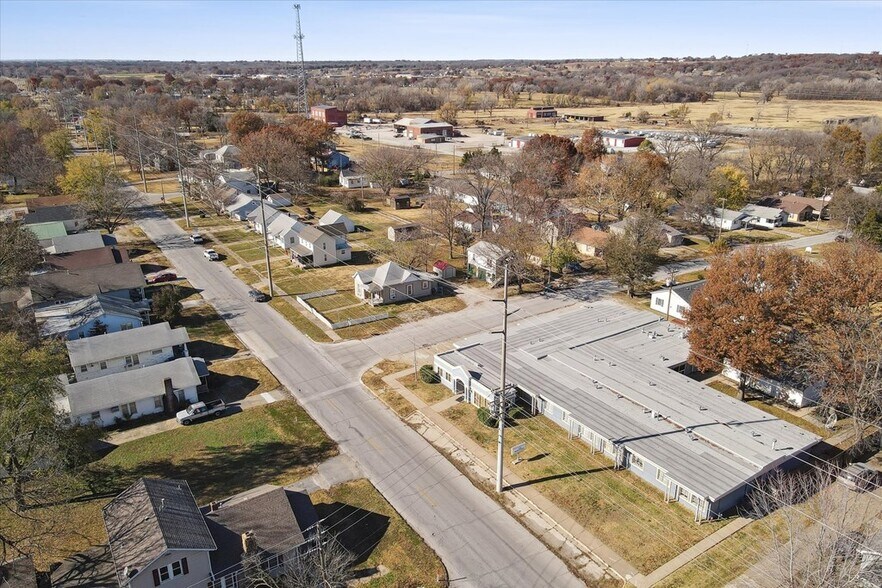 More Photos Of 720 W 1st St, Coffeyville Healthcare For Sale
