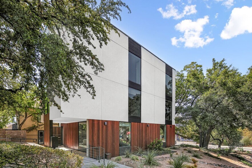 More Photos Of 2208 Lake Austin Blvd, Austin Office Residential For Sale