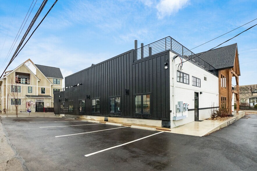 More Photos Of 1075 W 3rd Ave, Columbus Storefront Retail Office For Lease