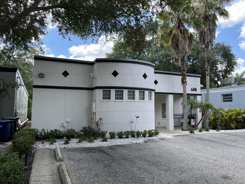 Primary Photo Of 608 S Tampania Ave, Tampa Medical For Lease