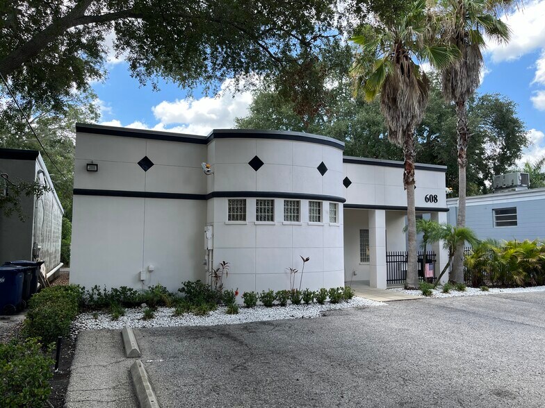 More Photos Of 608 S Tampania Ave, Tampa Medical For Lease