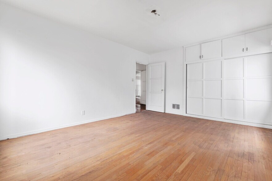 More Photos Of 1248 N Crescent Heights Blvd, West Hollywood Apartments For Sale