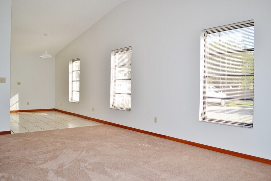 More Photos Of 5845-5849 Tyler St, Hollywood Apartments For Sale