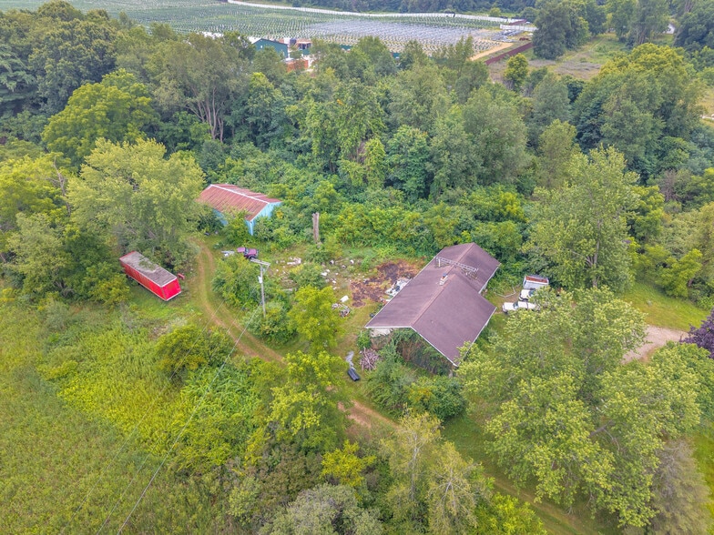 More Photos Of 21736 Bedford Rd N, Battle Creek Industrial For Sale