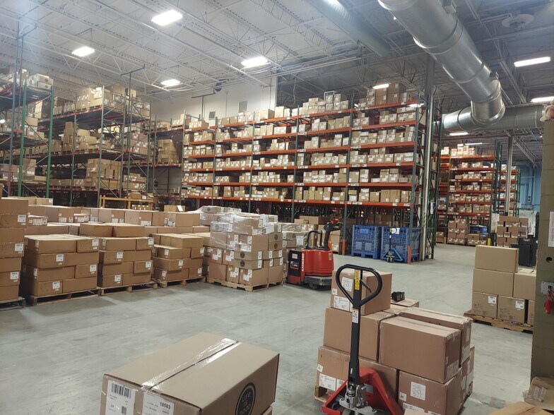 More Photos Of 15 Hudson Park Dr, Hudson Manufacturing For Lease