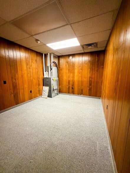 More Photos Of 144-150 W Center St, Marion Storefront For Lease