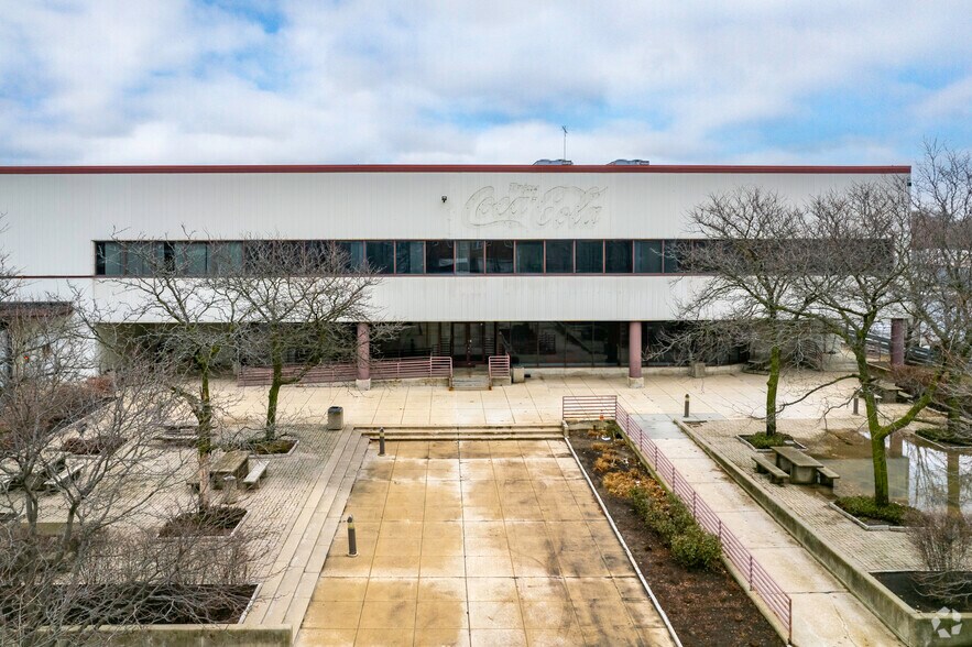 More Photos Of 1401 N Cicero Ave, Chicago Manufacturing For Lease